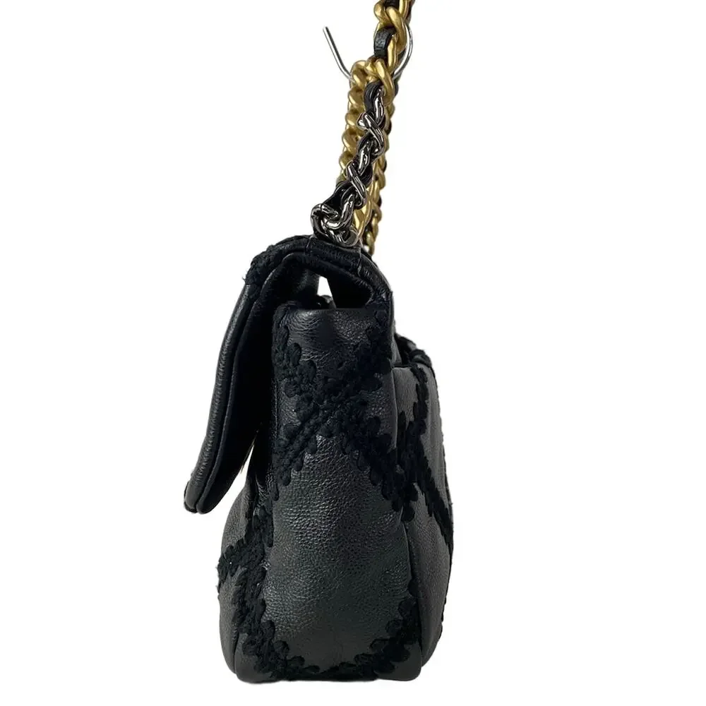 Chanel 19 Shoulder Bag AS1160